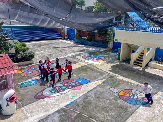 Patios y áreas de juego